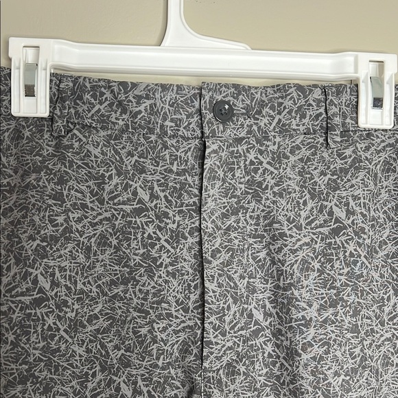Greg Norman Men's Gray Patterned Shorts 36 - Picture 2 of 8